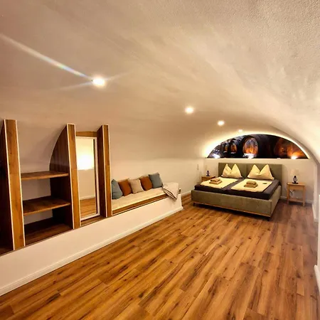 Historischer Weinkeller *