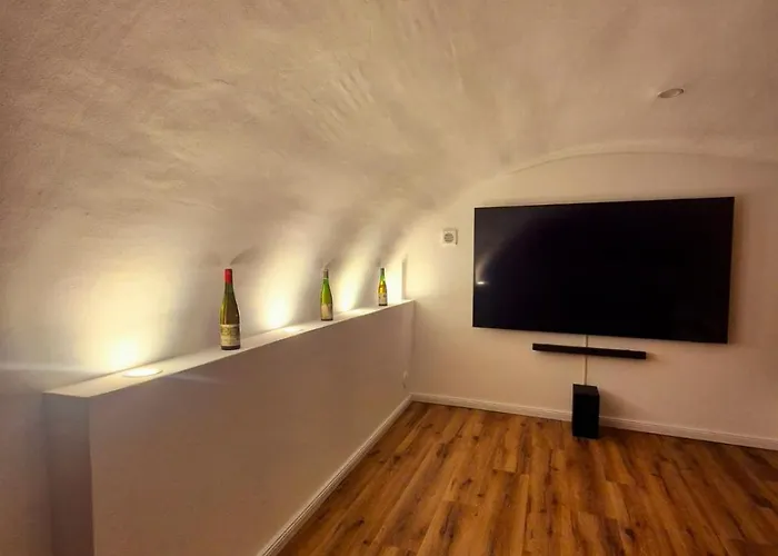 Historischer Weinkeller * نيوماغين-دهرون