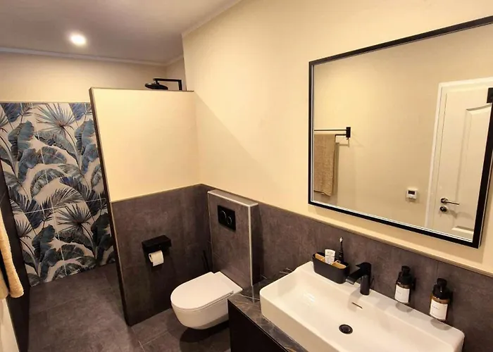 شقة Historischer Weinkeller نيوماغين-دهرون